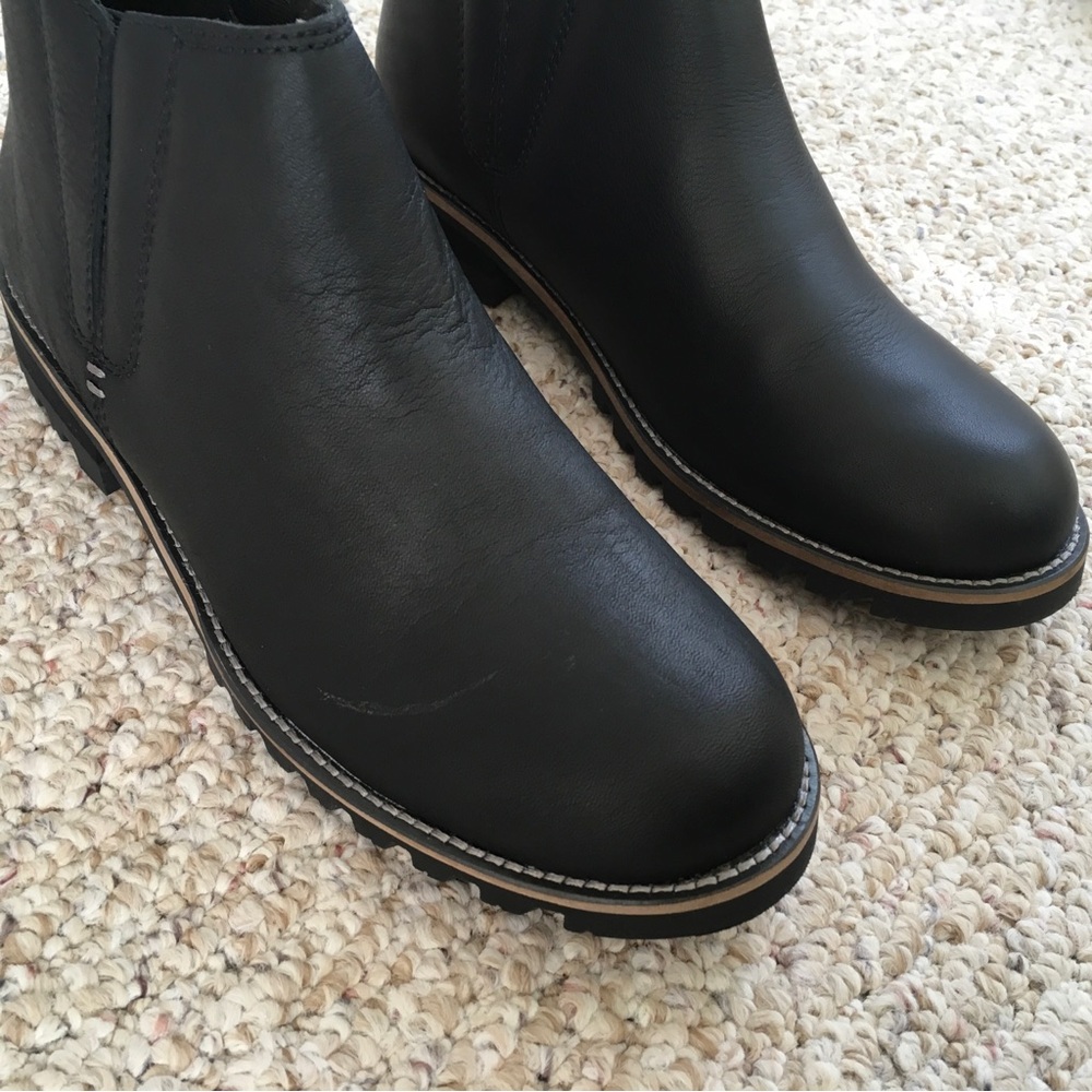 Kodiak Black Leather Chelsea-Style Ankle Boots - Picture 5 of 13